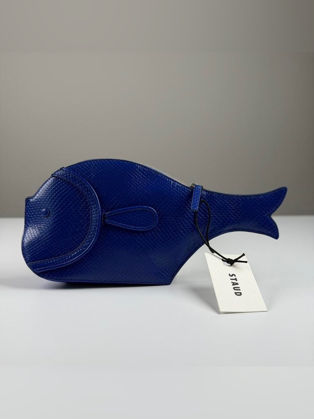 Staud Pesce Clutch in Cobalt